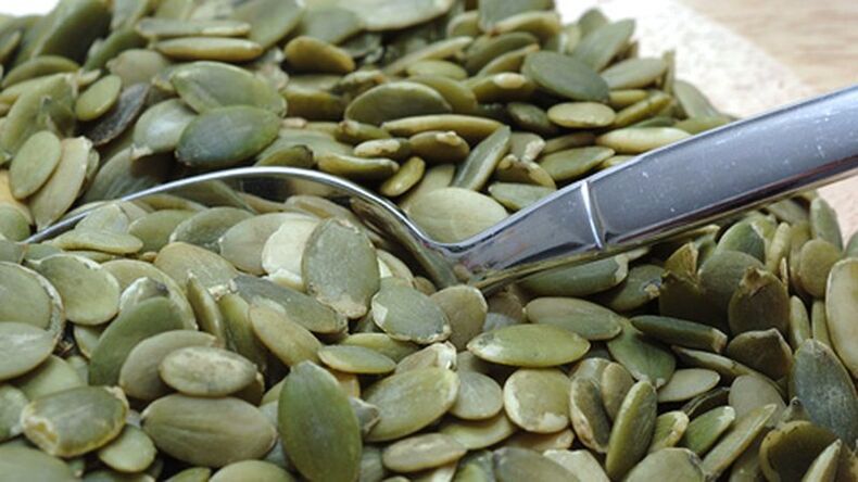 Les remèdes contre la prostatite sont préparés à partir de graines de citrouille pelées et séchées